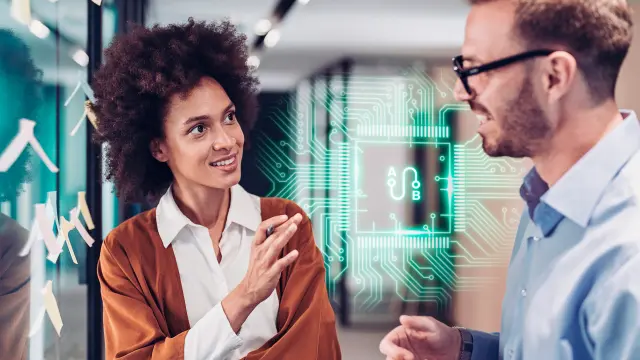 Zwei Fachleute im Gespräch, visualisiert mit digitalen Schaltungsgrafiken - Symbol für Leiterplatten-Innovation mit copperdot und bewährter Bosch-Qualität.